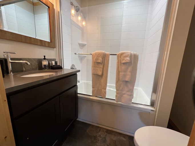 Bathroom 3, North Haven Campground, Boundary