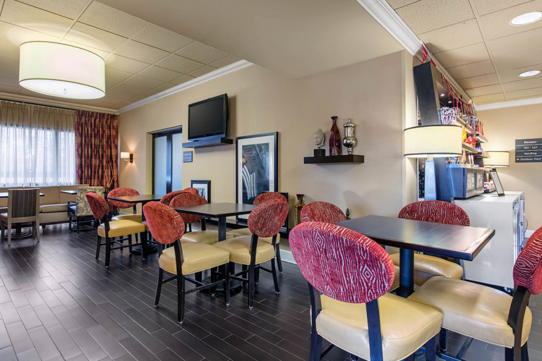 Food & Drinks 5, Hampton Inn Starkville Mississippi State University, Oktibbeha