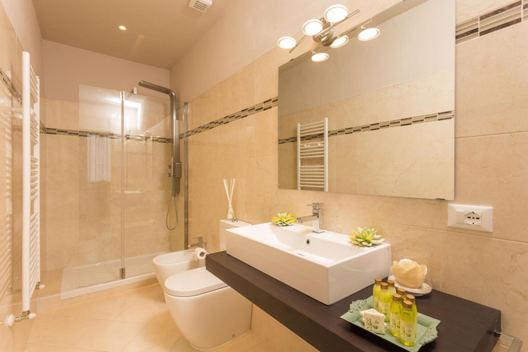 Bathroom 5, Palazzo Alfani al David, Florence