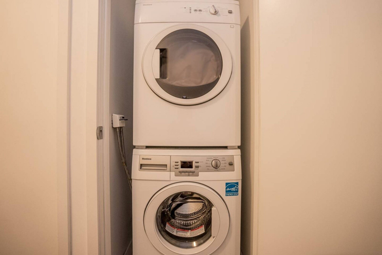 Bathroom 4, Aaira Suites 35, Toronto