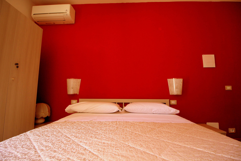 Bedroom 2, Modica Garden Resort, Ragusa