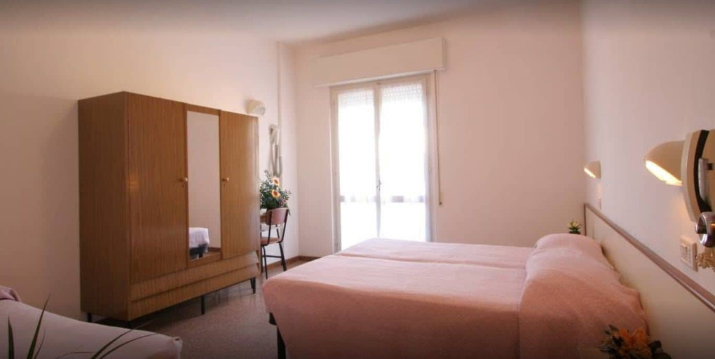 Bedroom 4, Mon Hotel, Rimini