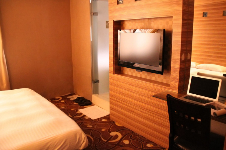 Bedroom 4, Crystal Hotel, Taipei City