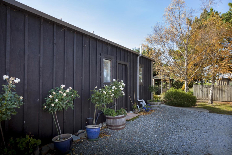 Exterior & Views 2, Trout n Trail BnB, Central Otago