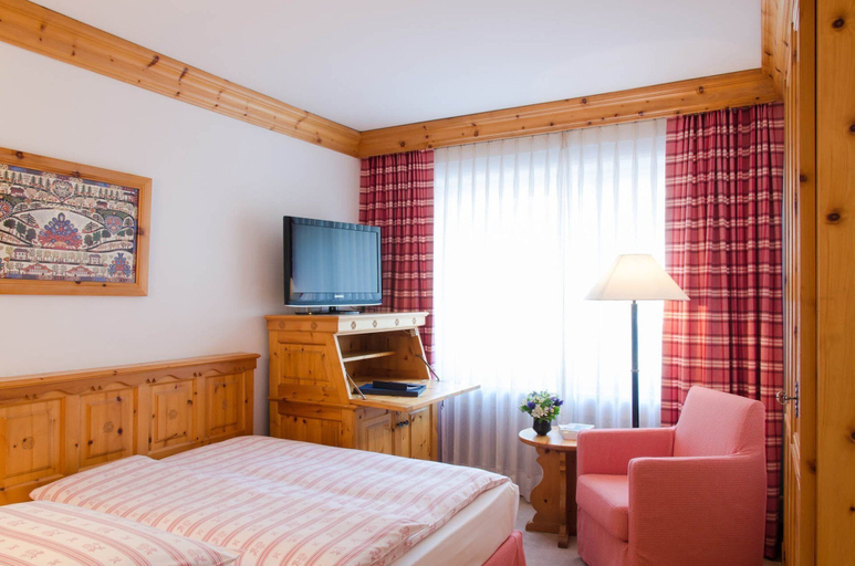 Bedroom 4, Crystal Hotel, Maloja