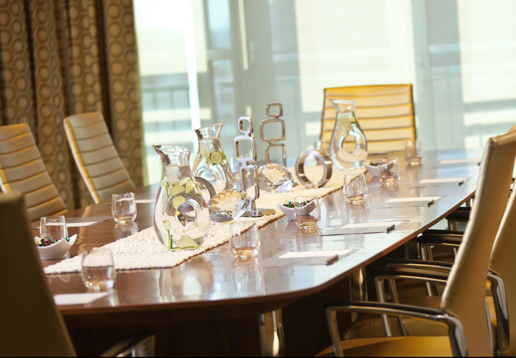 Food & Drinks 5, Renaissance Arlington Capital View Hotel, Arlington