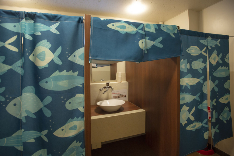 Bathroom 5, RYUGU no TSUKAI, Higashiizu