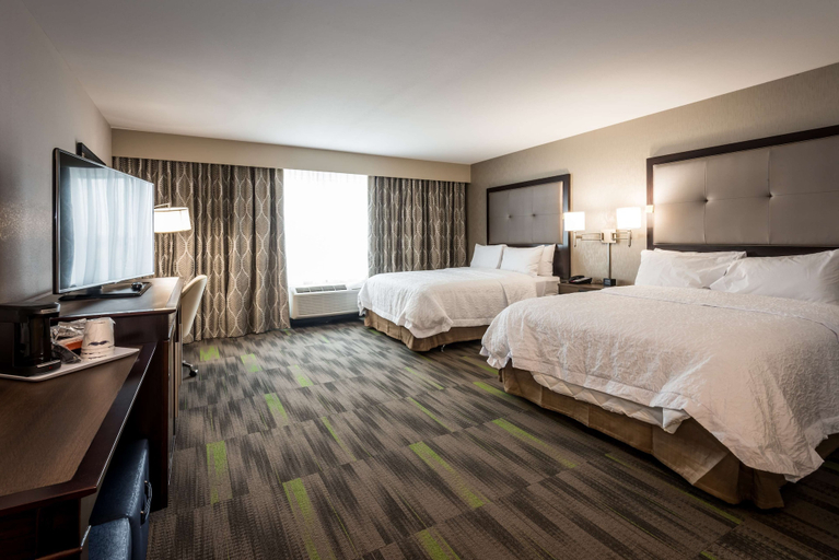 Bedroom 3, Hampton Inn & Suites Hammond, Lake