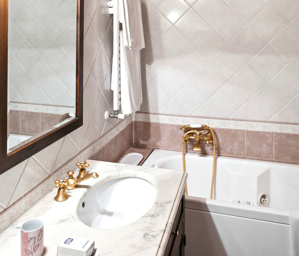Bathroom 4, Villa Eleonora, Florence