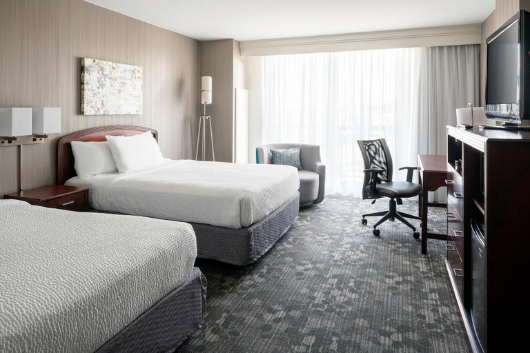 Bedroom 4, Courtyard by Marriott Seattle Federal Way, King