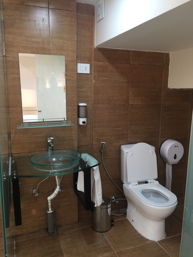 Bathroom 4, Damour Country Club, Chouf