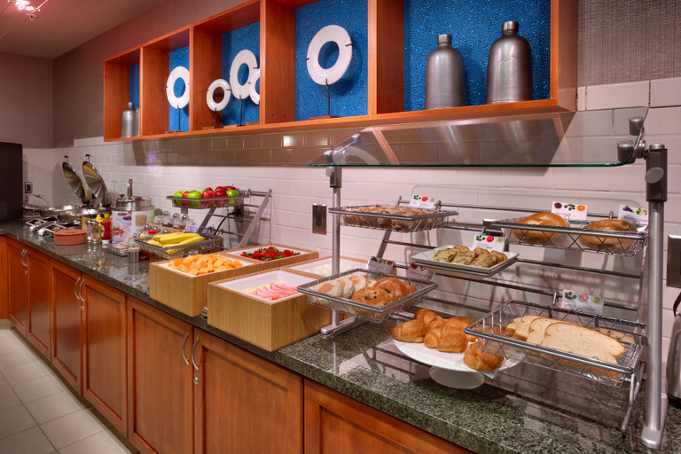 Food & Drinks 5, Springhill Suites by Marriott Thatcher, Graham