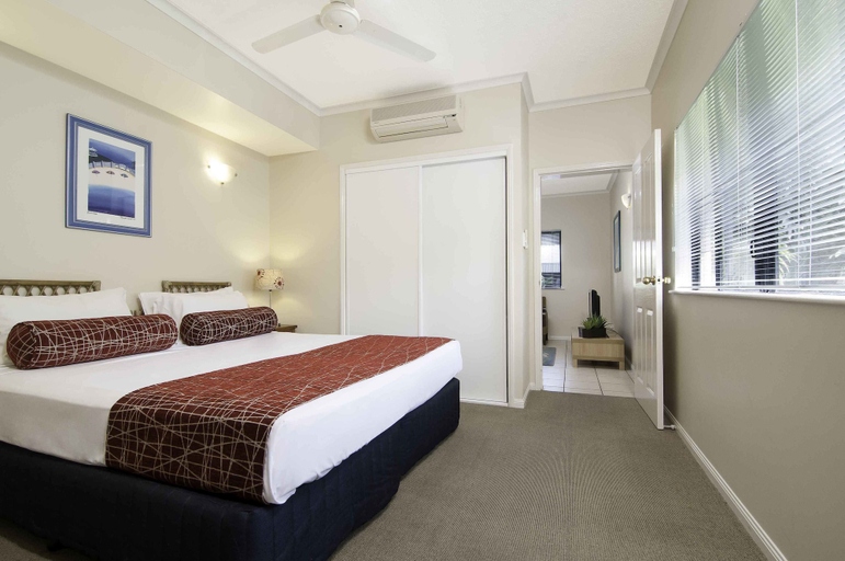 Bedroom 3, Bay Villas Resort, Douglas