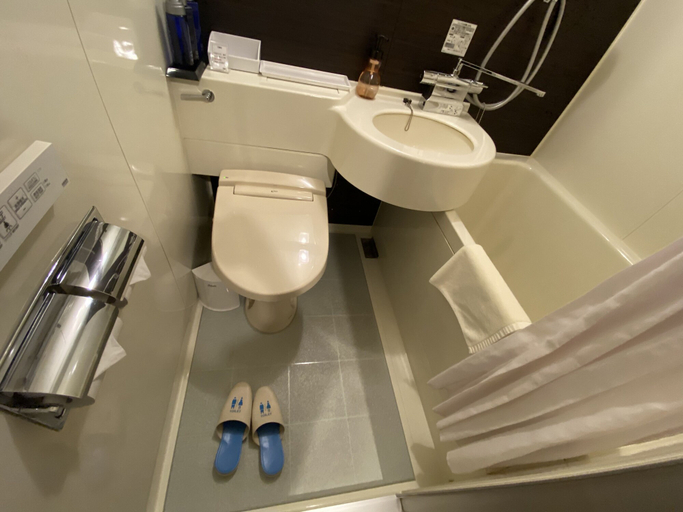 Bathroom 5, Hotel Miyarikyu, Hatsukaichi