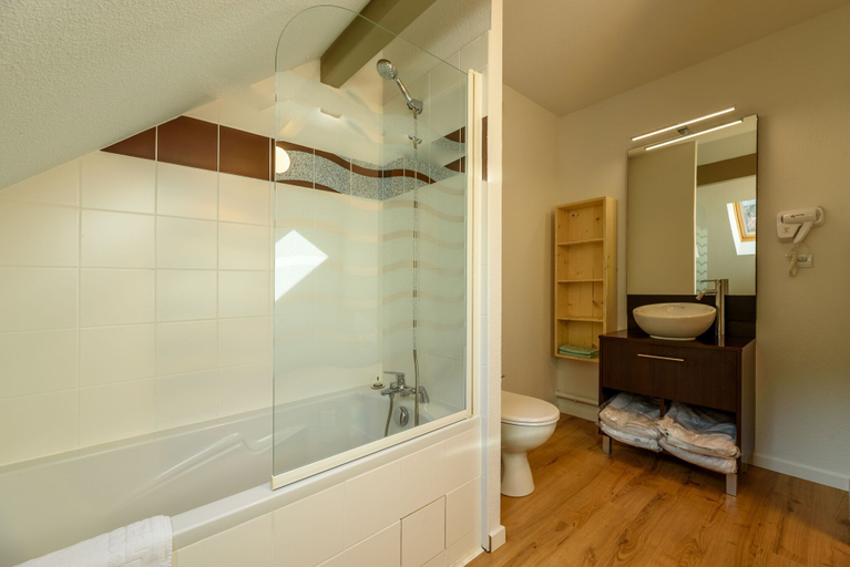 Bathroom 3, Résidence Les Balcons de l'Yse, Hautes-Pyrénées