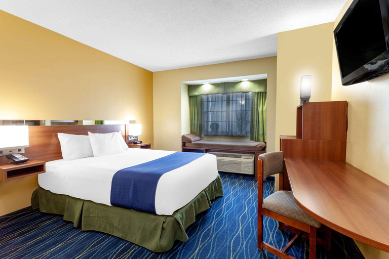 Bedroom 3, Microtel Inn & Suites by Wyndham Gulf Shores, Baldwin