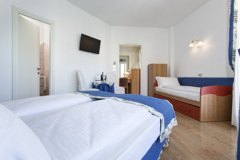 Bedroom 4, Hotel Cavalieri Palace, Venezia