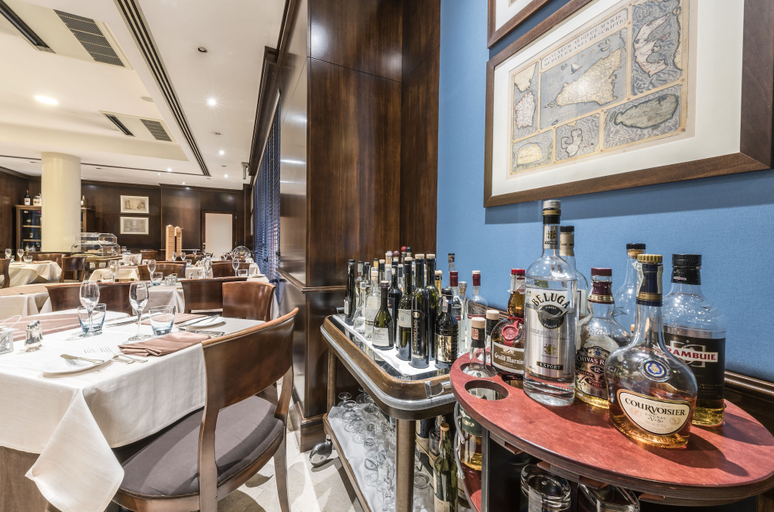 Food & Drinks 5, Caesar's Hotel, Cagliari