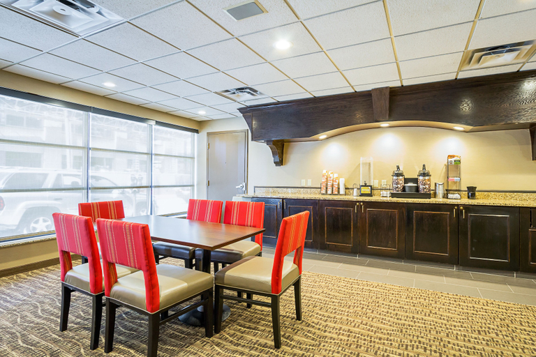 Food & Drinks 5, Comfort Inn Cleveland Downtown, Cuyahoga