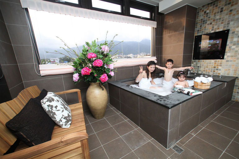 Bathroom 3, Spring Fountain Hotel, Yilan