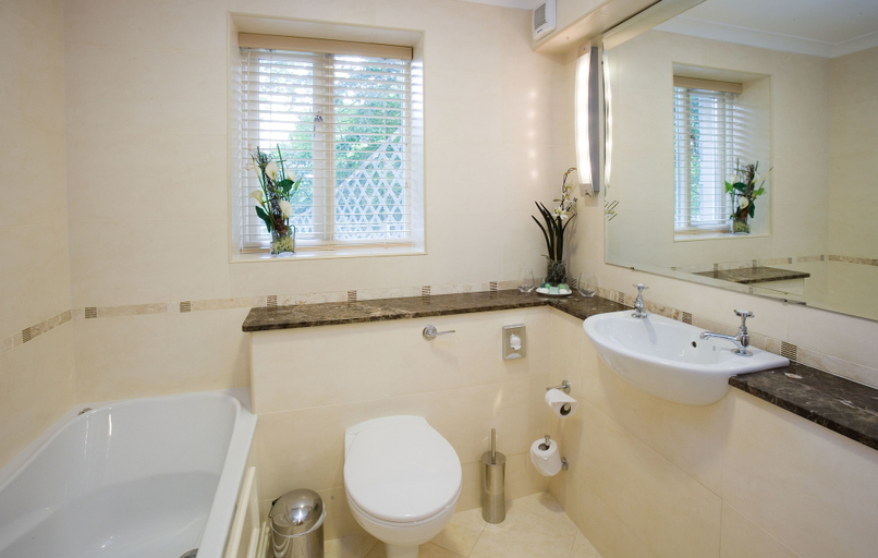 Bathroom 5, Ambleside Salutation Hotel & Spa, Cumbria