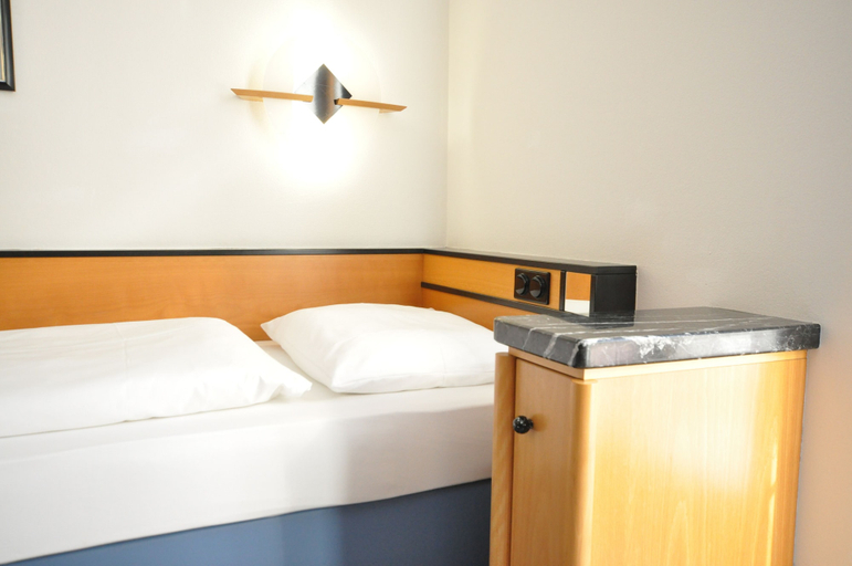 Bedroom 5, Hotel Villa Waldperlach, München