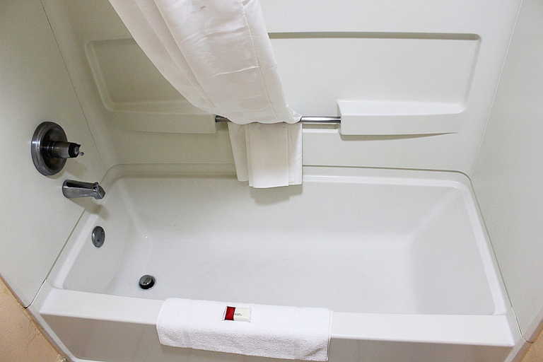 Bathroom 4, Baymont by Wyndham Springfield, Clark