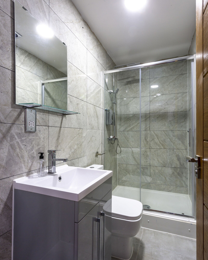 Bathroom 3, Wellesley Hotel, London
