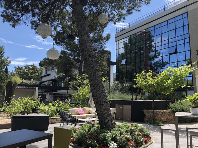Exterior & Views 2, Appart'Hôtel La Girafe, Bouches-du-Rhône