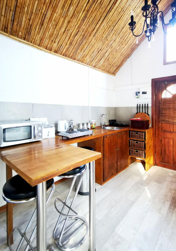 Others 5, Ross Farms, Cape Winelands