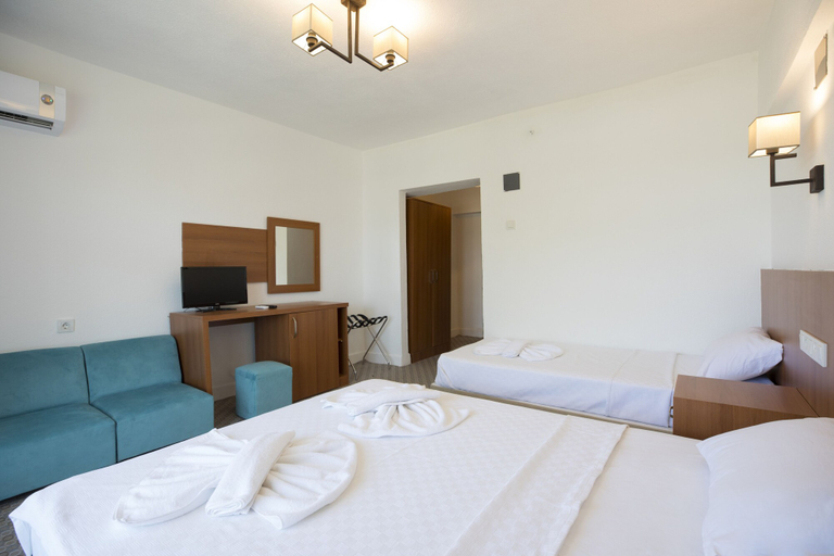 Bedroom 3, Bonjo Club Resort, Ayvalık