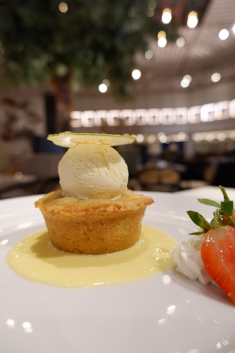 Food & Drinks 18
