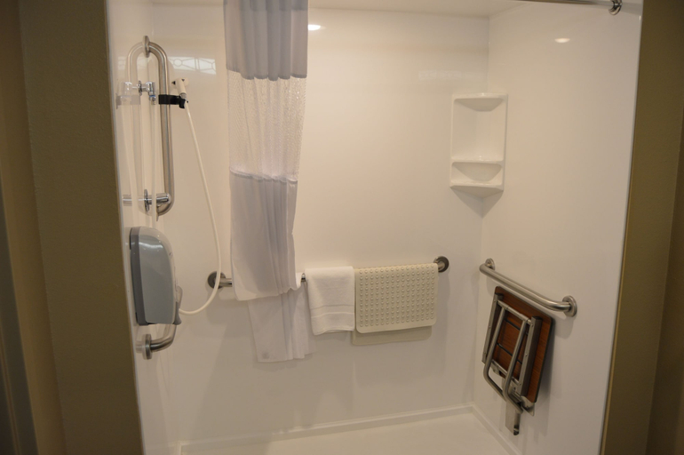 Bathroom 4, Grand Oaks Hotel, Taney