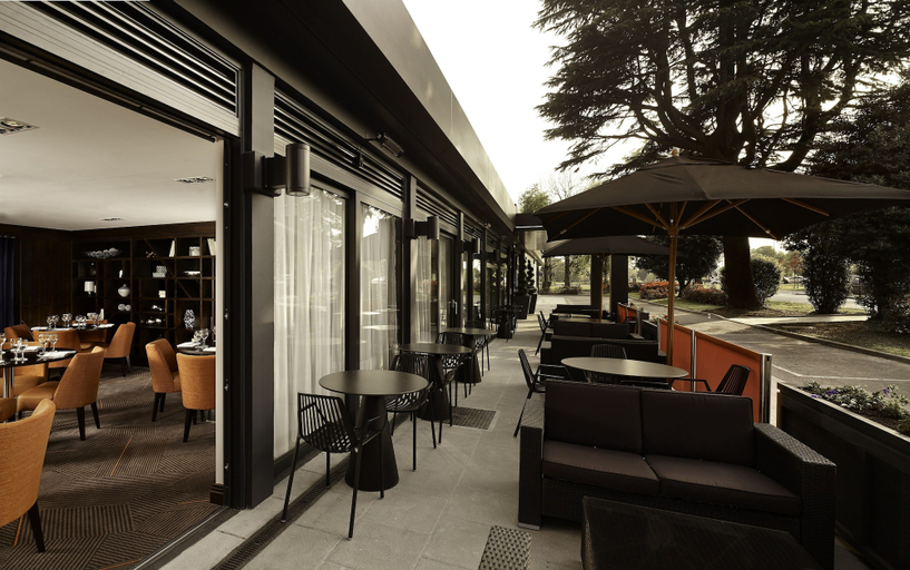Food & Drinks 5, DoubleTree by Hilton London - Ealing Hotel, London