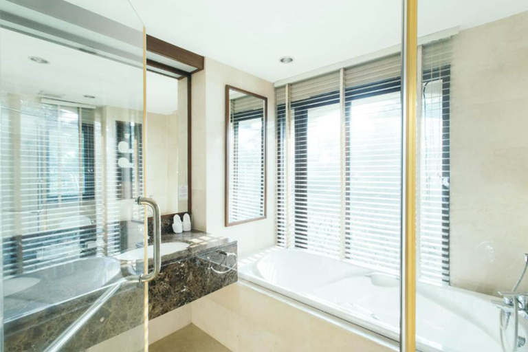 Bathroom 5, Thomson Residence Hotel, Bang Na