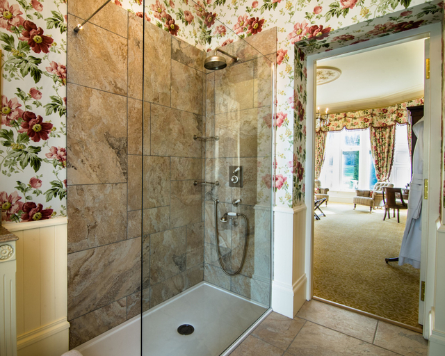 Bathroom 4, Crossbasket Castle Hotel & Restaurant, South Lanarkshire