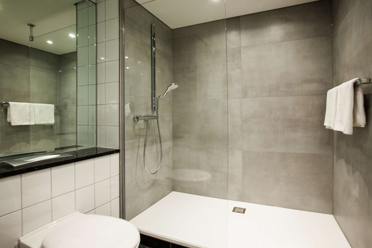 Bathroom 5, ATLANTIC Hotel Airport, Bremen