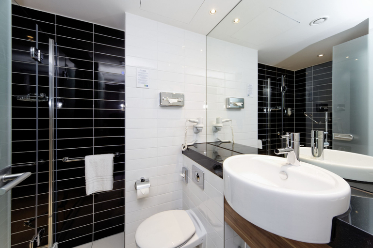 Bathroom 4, Holiday Inn Express AUGSBURG by IHG, Augsburg