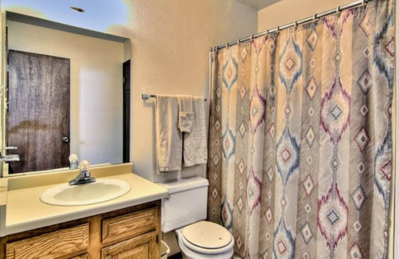 Bathroom 3, Bella Vista, Colfax