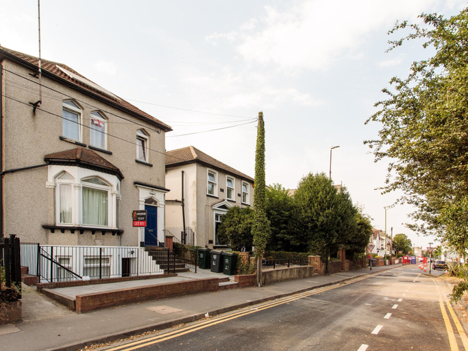 Exterior & Views, Dartford Luxurious Apartment, Kent