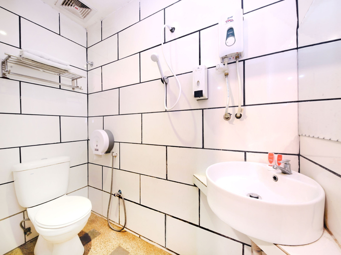 Bathroom 4, OYO 479 The Green Hotel, Ampang