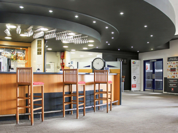 Food & Drinks 4, ibis Cardiff Gate - International Business Park, Cardiff