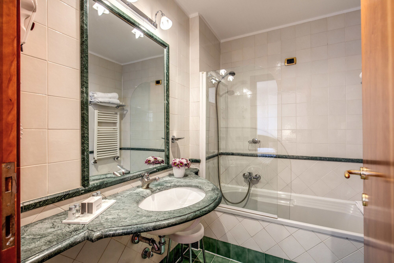 Bathroom 4, Hotel Villafranca, Rome