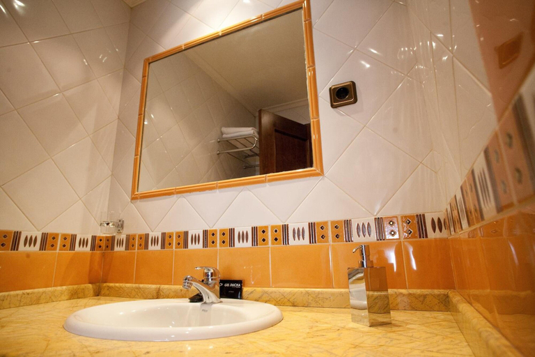 Bathroom 3, Hotel El Balcón, Asturias