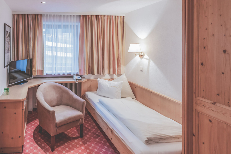 Bedroom 3, Hotel Kertess, Landeck