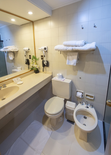 Bathroom 4, Hotel Cecilia, Asunción