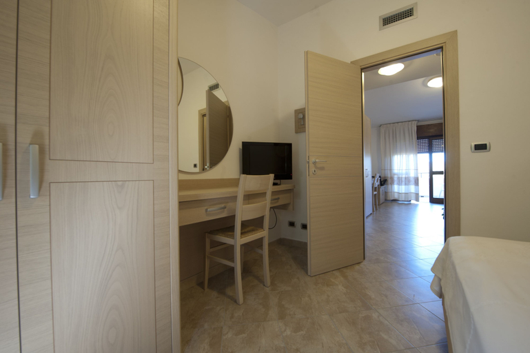 Bedroom 4, Club Hotel Residence Baiaverde, Sassari