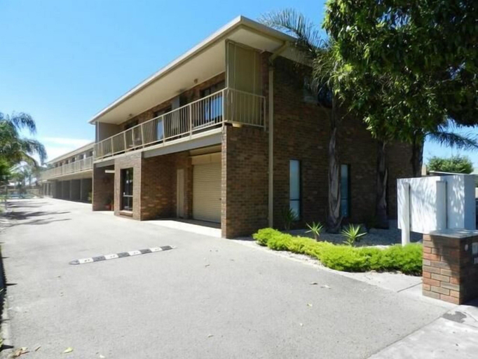 Exterior & Views 2, Allambi Holiday Apartments, E. Gippsland - Bairnsdale
