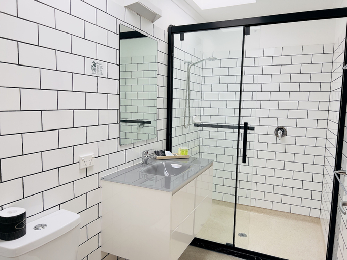 Bathroom 4, Sandpiper Motel Apollo Bay, Colac-Otway - South