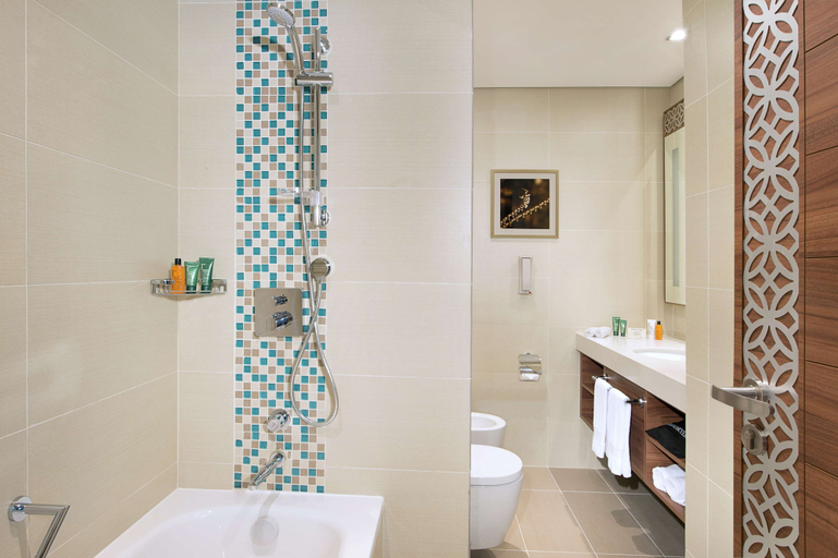Bathroom 5, Hilton Garden Inn Dubai Jumeirah, Dubai